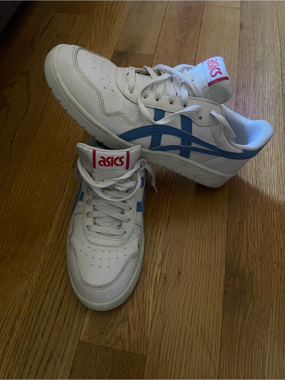 Asics White and Blue Low-Top size 9